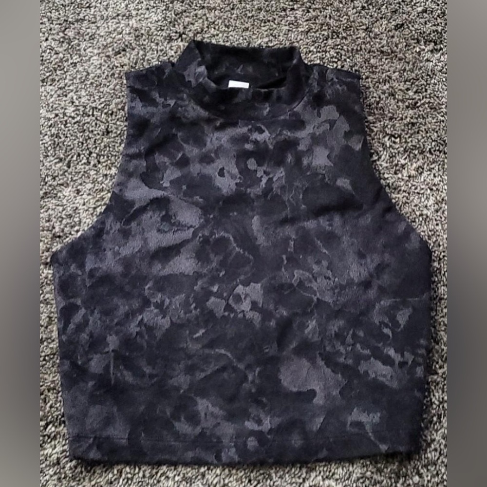 Lole 2 pc set.  Tank top and matching leggings